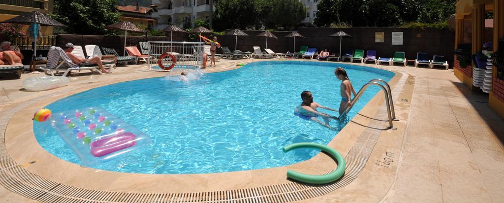 Kleopatra Apartments Icmeler Мармарис Екстериор снимка